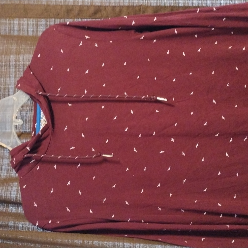 Denim & Flower Maroon Shirt Hoodie with Bird Pattern - Picture 3 of 7